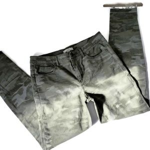 Camo frayed skinny jeans LOFT